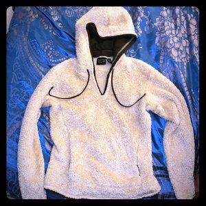 Mountain hardware hooded pull over sweater